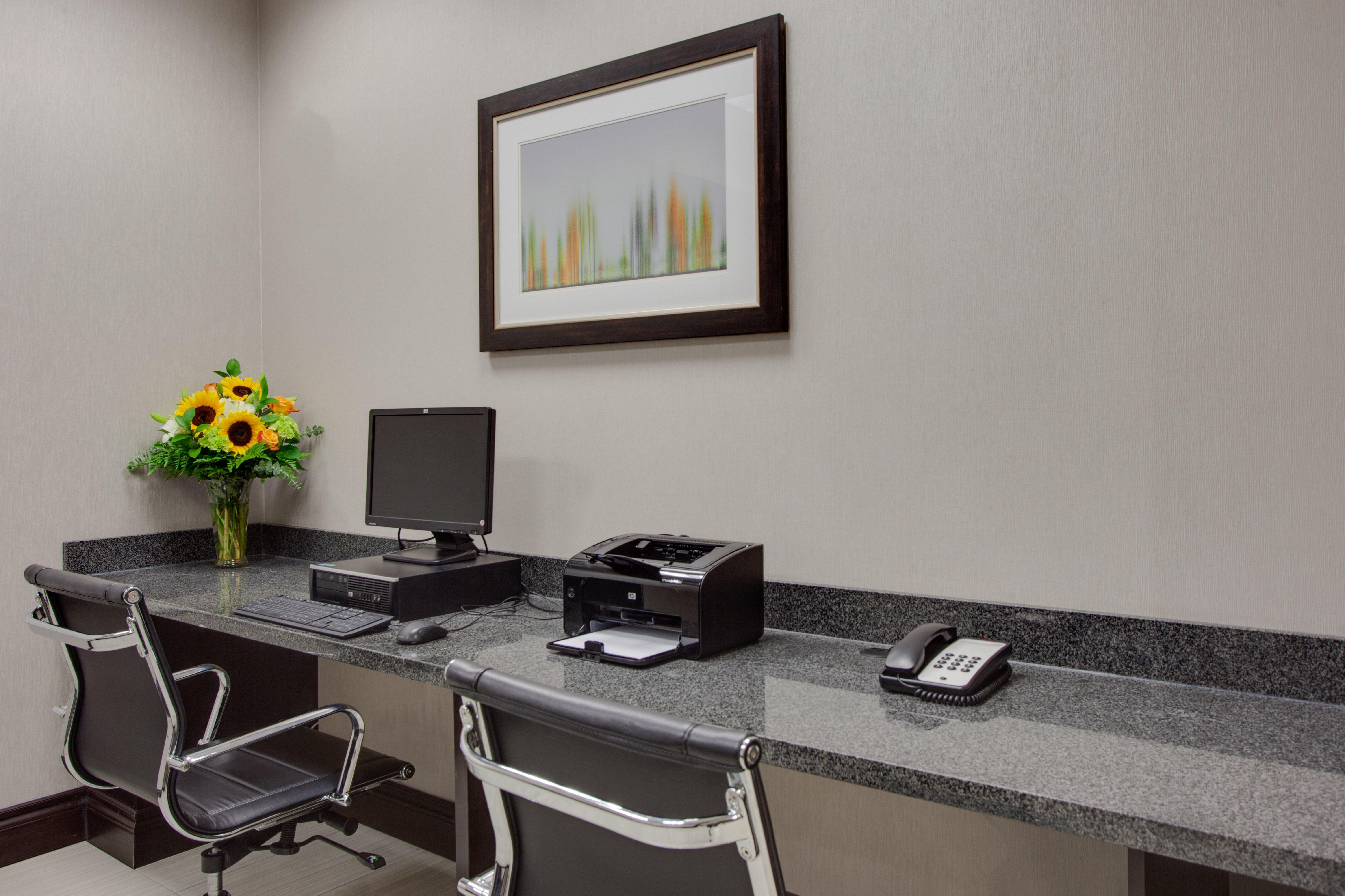 Holiday Inn Express & Suites Ottawa East-Orleans By Ihg Экстерьер фото