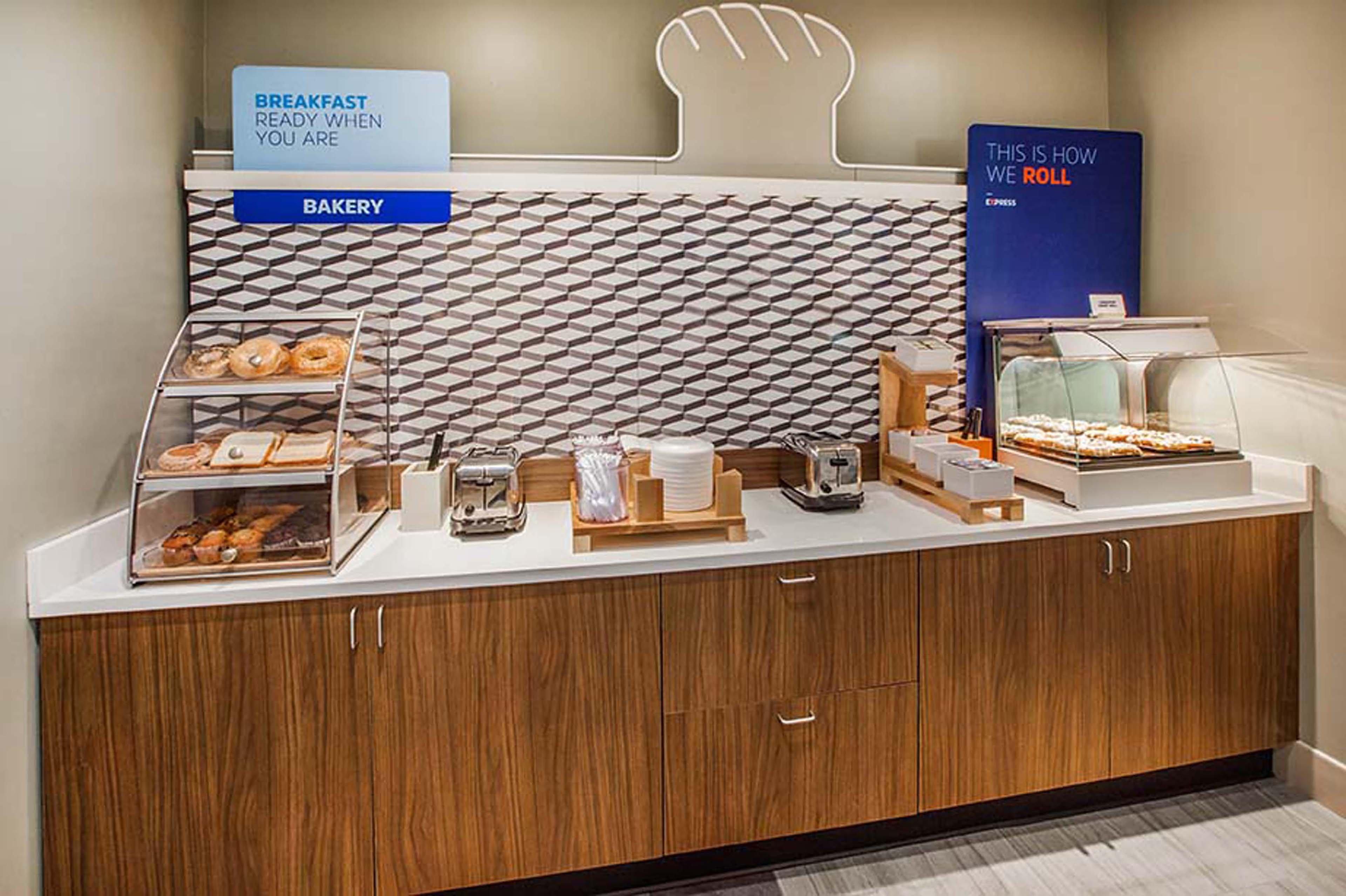 Holiday Inn Express & Suites Ottawa East-Orleans By Ihg Экстерьер фото