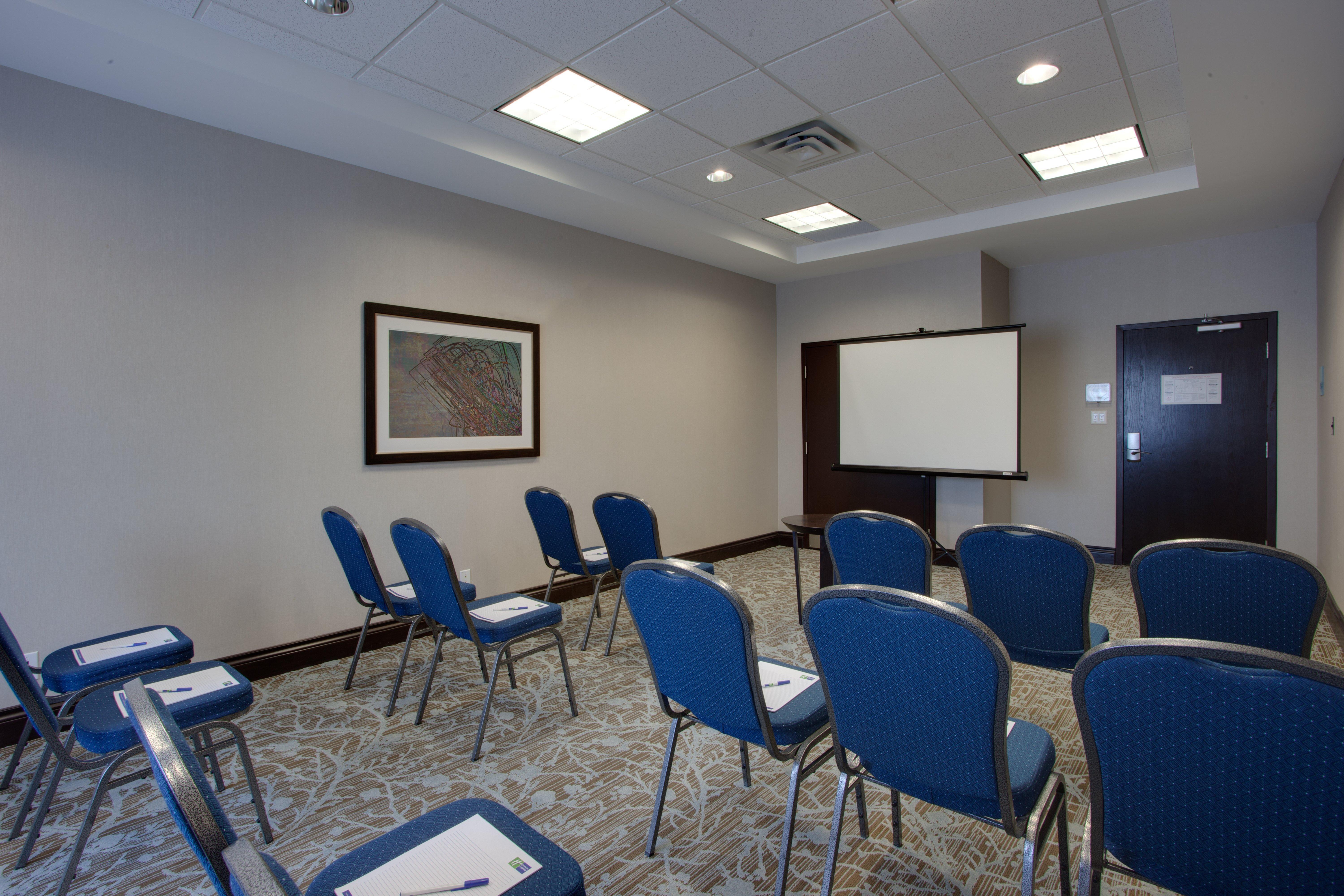 Holiday Inn Express & Suites Ottawa East-Orleans By Ihg Экстерьер фото
