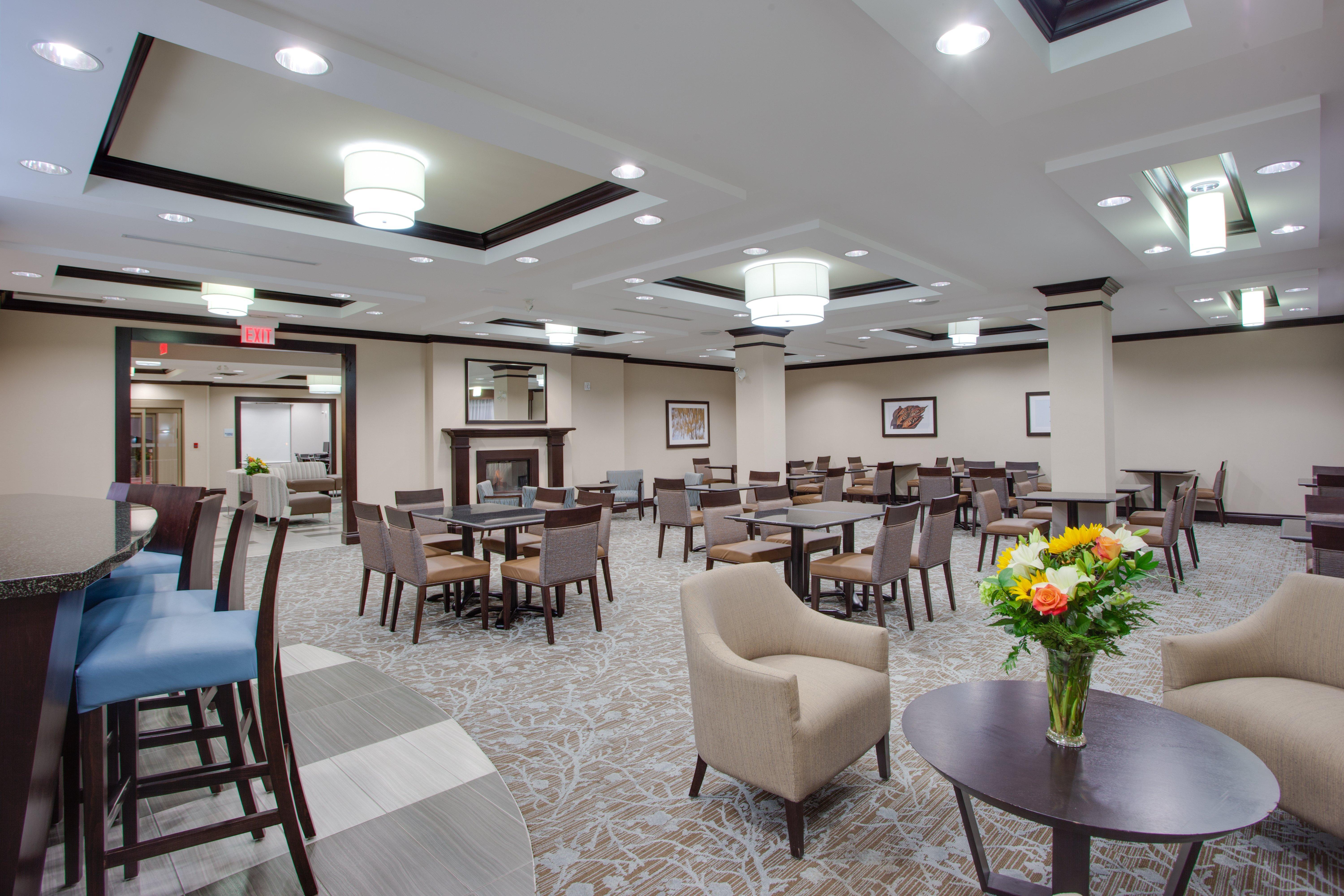 Holiday Inn Express & Suites Ottawa East-Orleans By Ihg Экстерьер фото