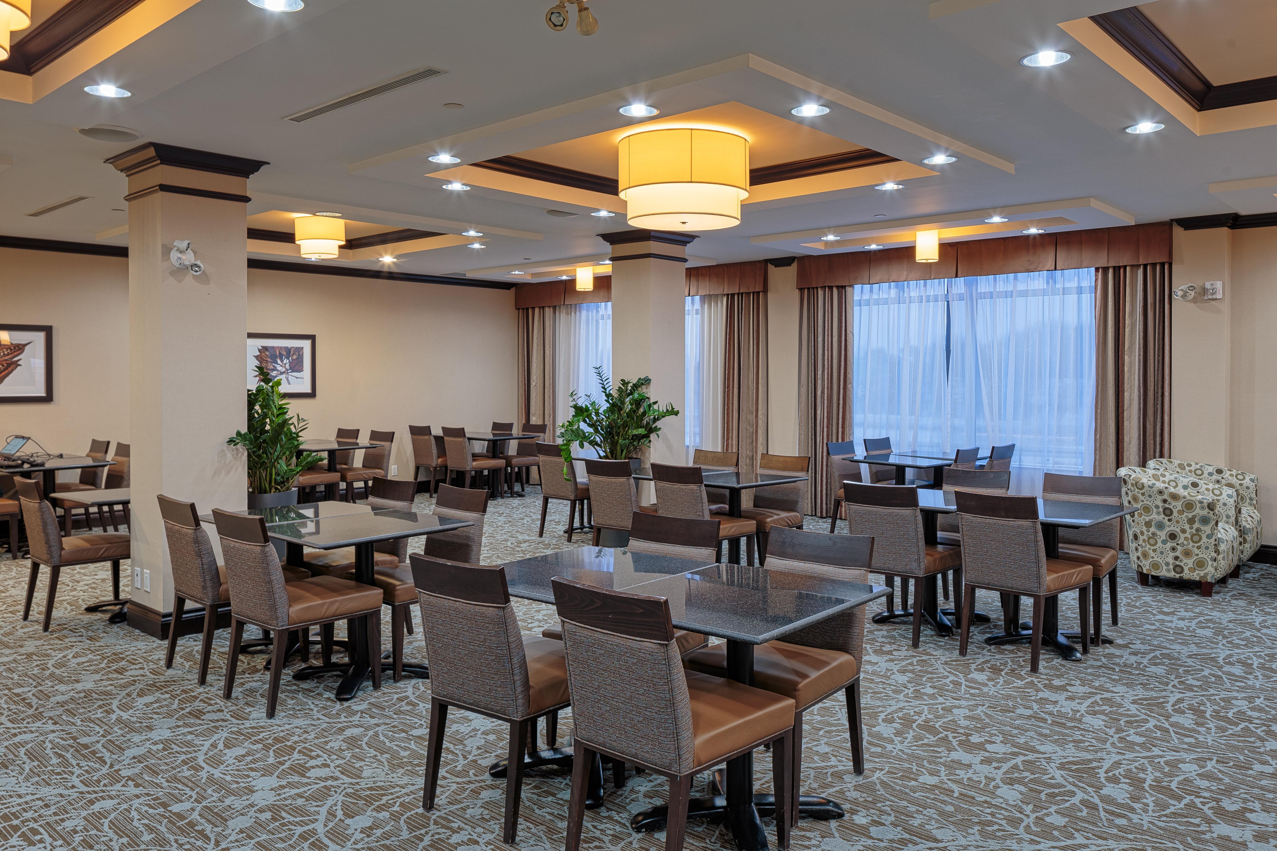 Holiday Inn Express & Suites Ottawa East-Orleans By Ihg Экстерьер фото