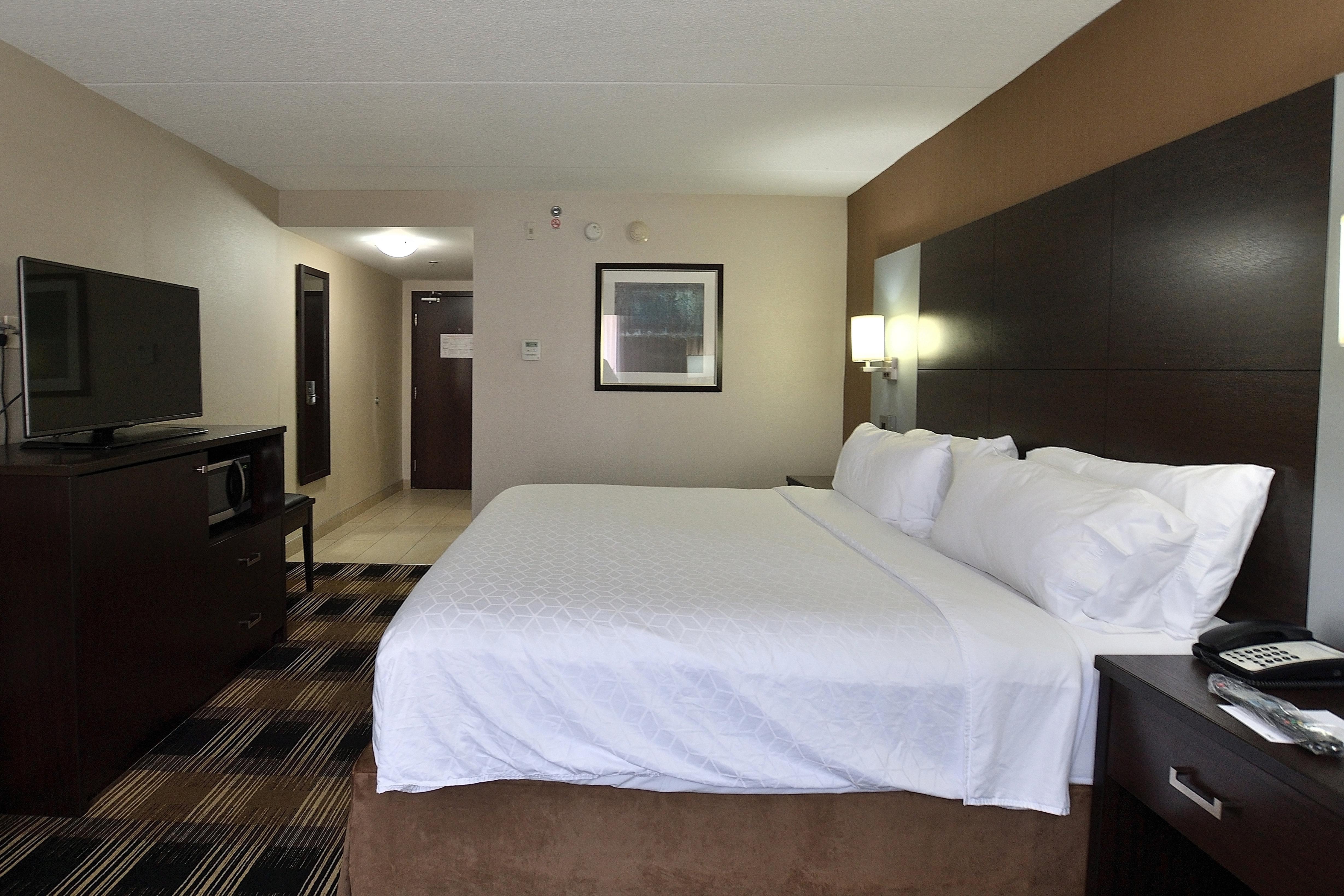 Holiday Inn Express & Suites Ottawa East-Orleans By Ihg Экстерьер фото