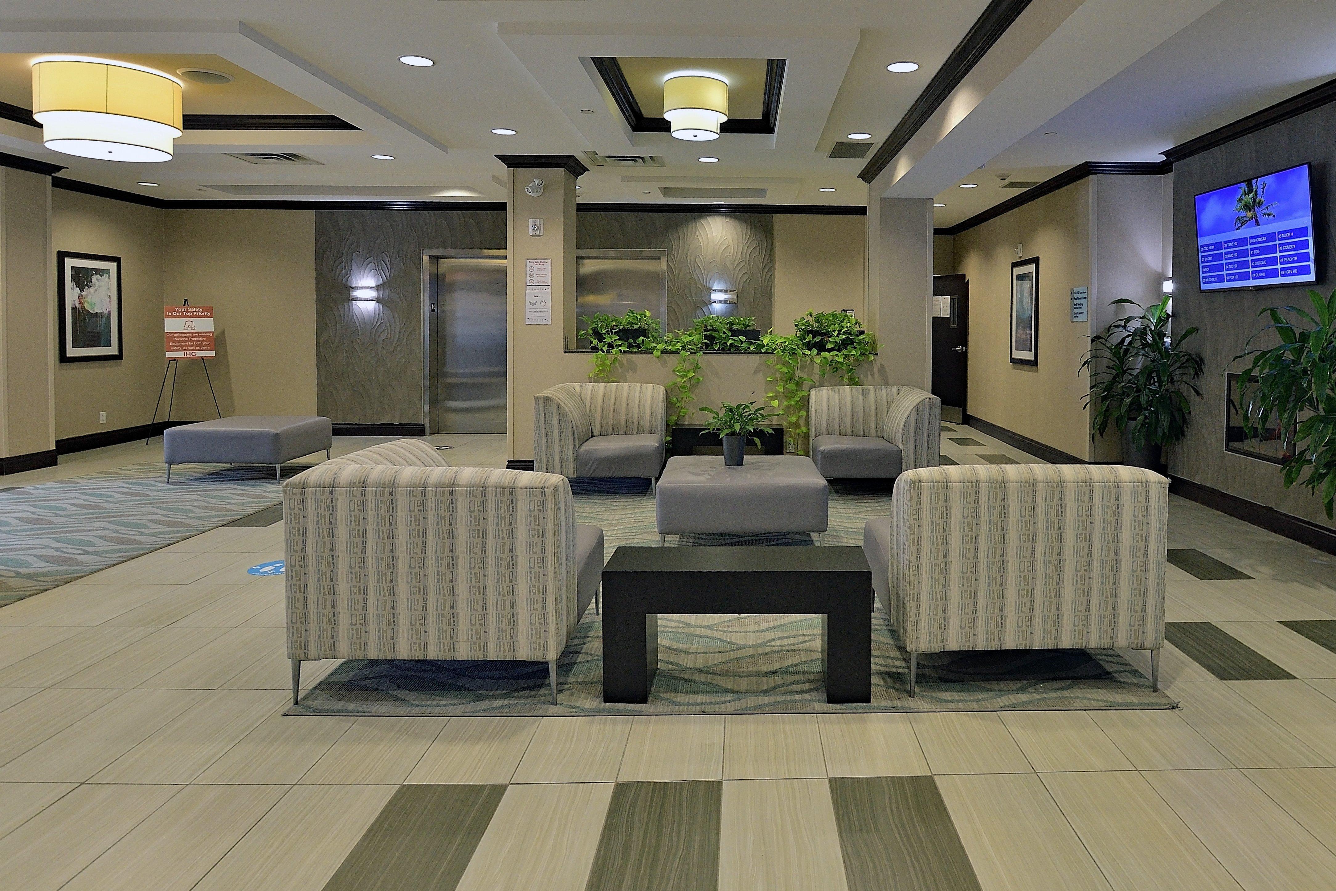 Holiday Inn Express & Suites Ottawa East-Orleans By Ihg Экстерьер фото