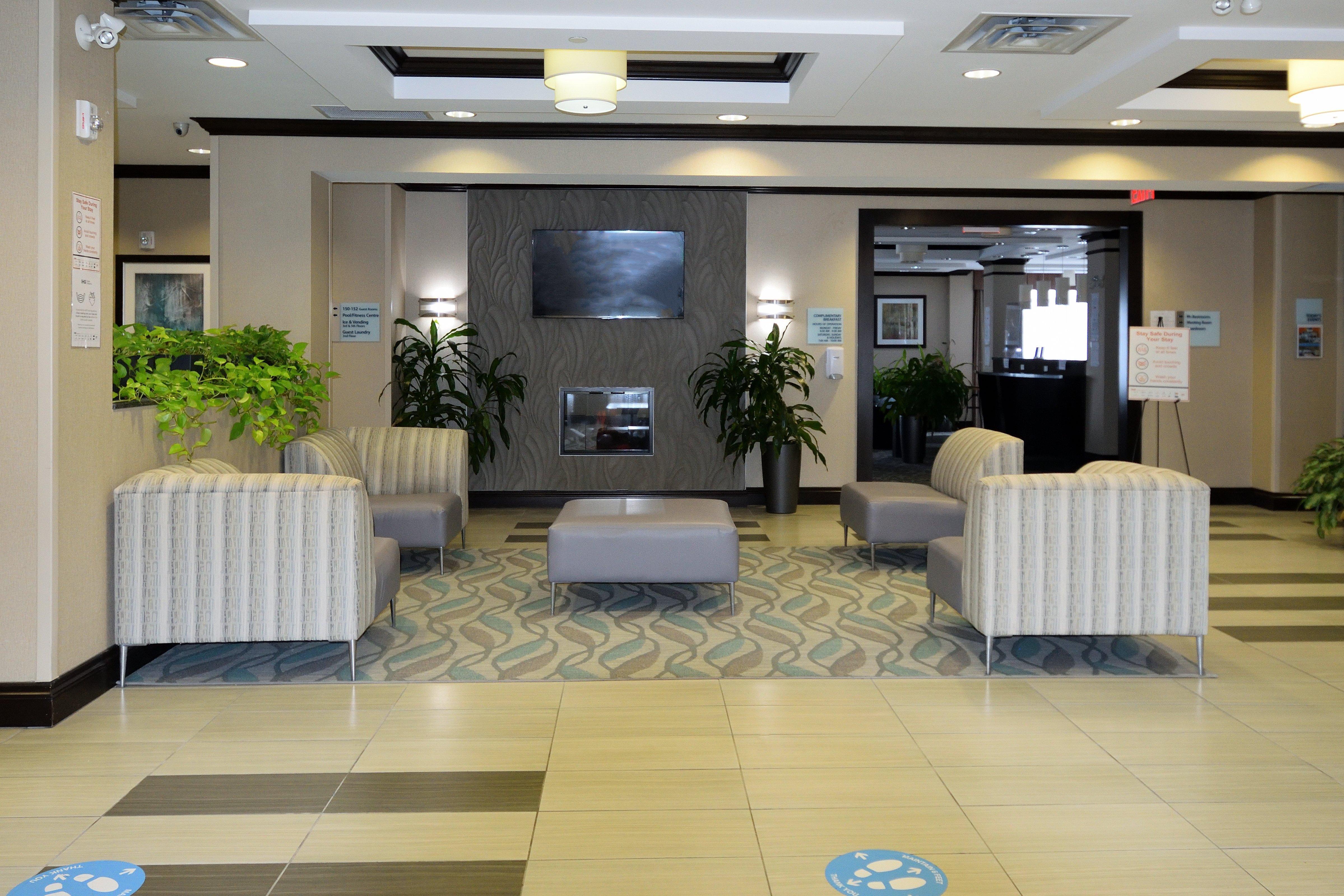 Holiday Inn Express & Suites Ottawa East-Orleans By Ihg Экстерьер фото