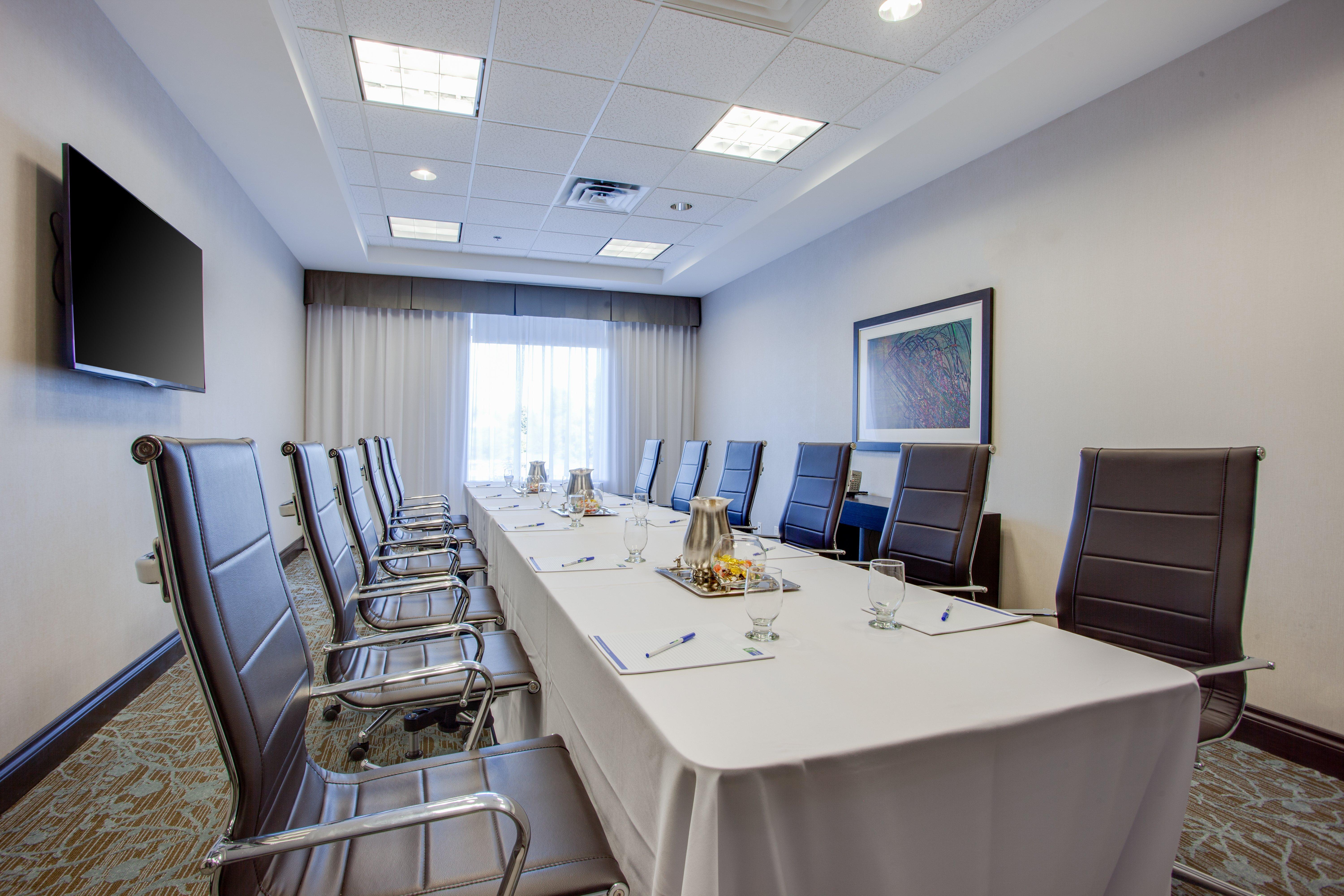 Holiday Inn Express & Suites Ottawa East-Orleans By Ihg Экстерьер фото