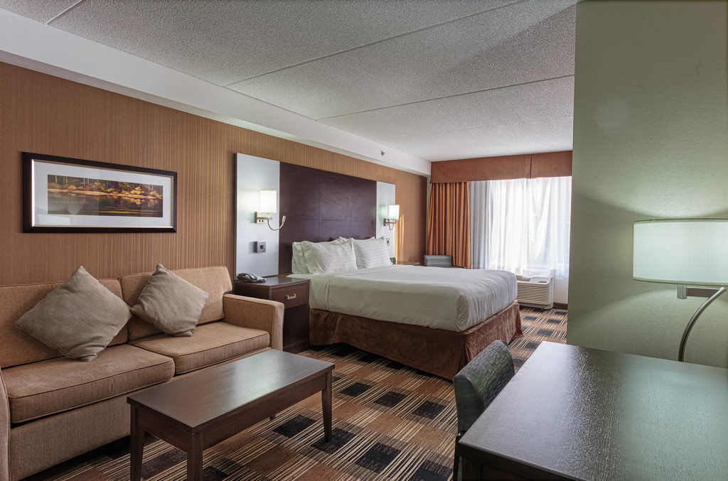Holiday Inn Express & Suites Ottawa East-Orleans By Ihg Экстерьер фото