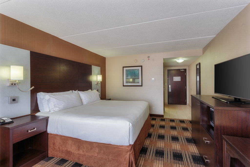 Holiday Inn Express & Suites Ottawa East-Orleans By Ihg Экстерьер фото